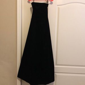 Strappless prom dress